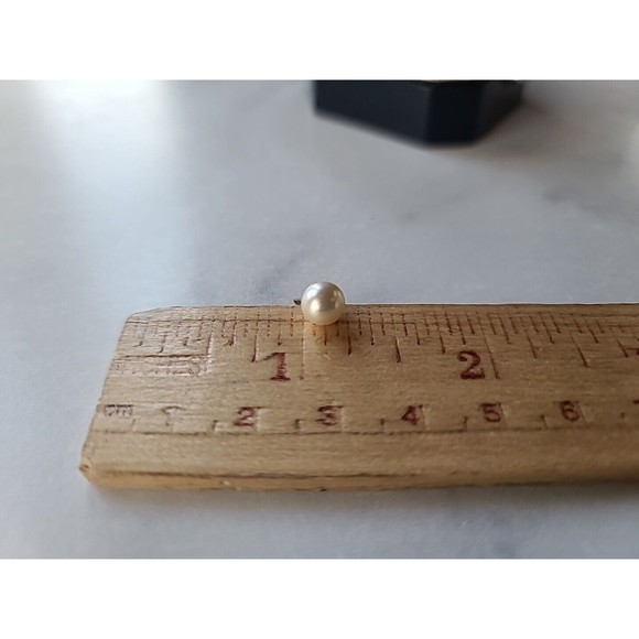 Vintage Faux Pearl Stud Earrings READ - Picture 10 of 10